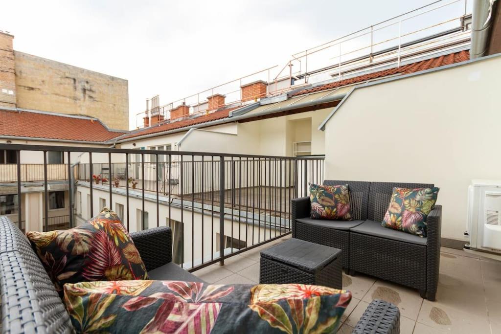 Апартаменты Family Lux Lounge In Voeroesmarty Street By Nw Будапешт Экстерьер фото